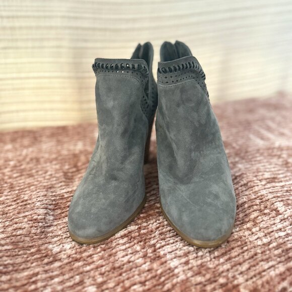 VINCE CAMUTO Fileana Split Shaft Bootie In Greystone Suede - Picture 1 of 4